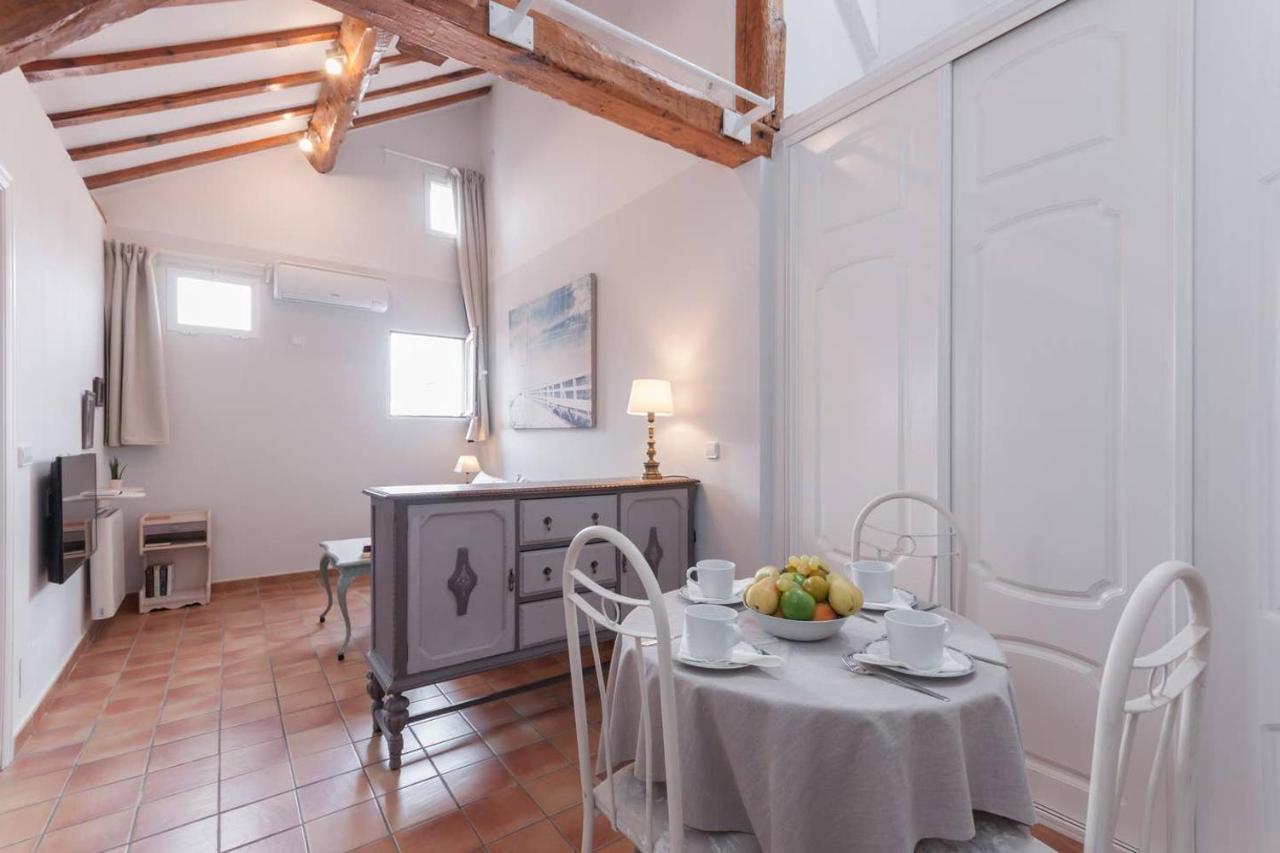 Cozy One-Bedroom Penthhouse La Latina Madrid Kültér fotó