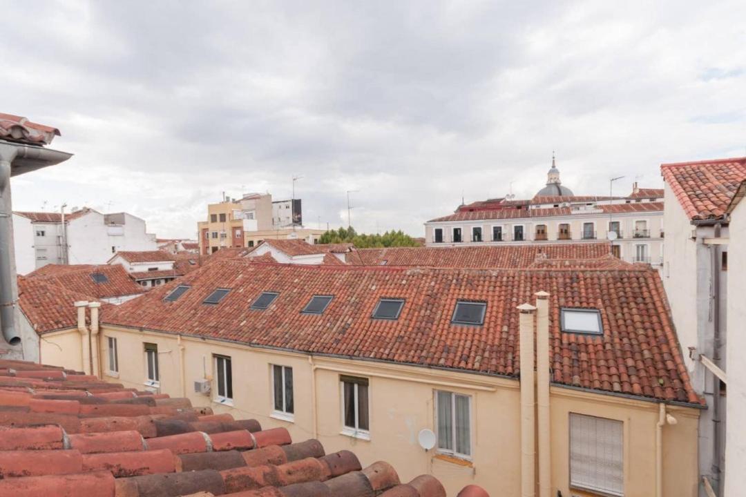 Cozy One-Bedroom Penthhouse La Latina Madrid Kültér fotó